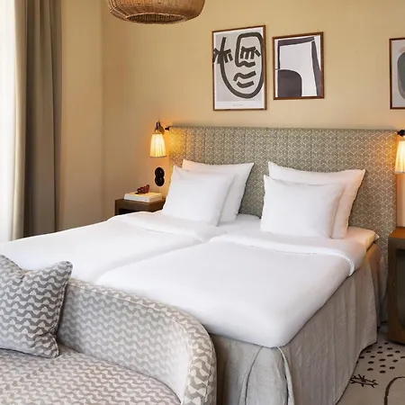 Otel Nh Grand Joanne 4*