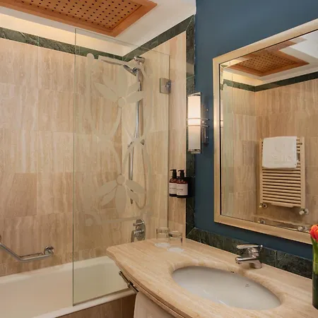 Otel Nh Grand Joanne 4*