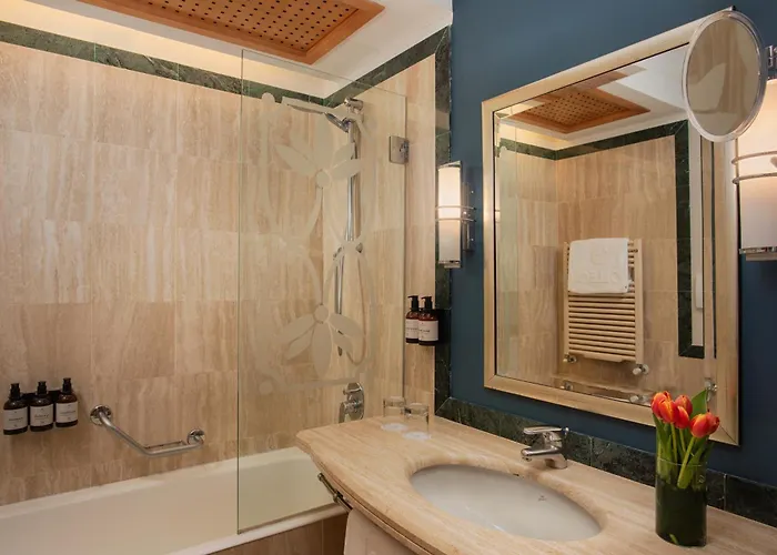 Hotel Nh Grand Joanne 4*